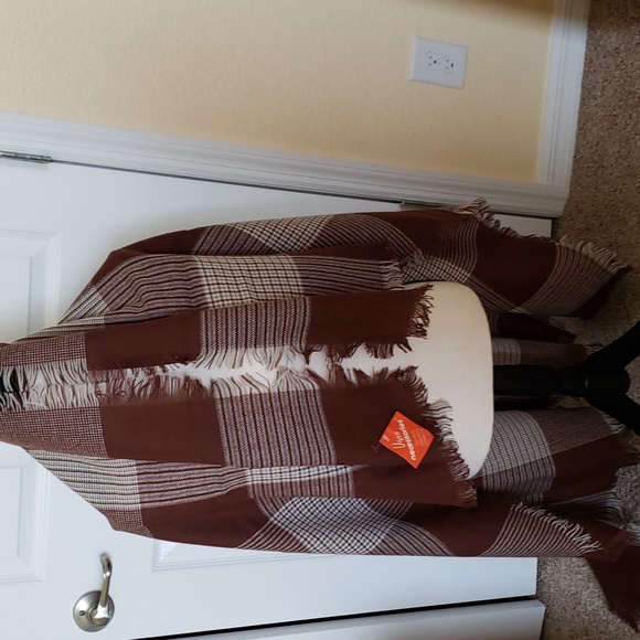 NEW Vera Scarf / Wrap - Picture 1 of 9